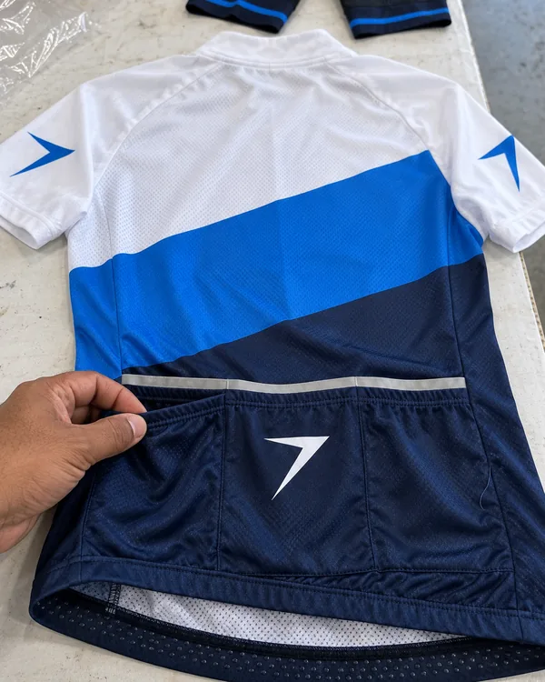 CADENCE cycling kit, close up