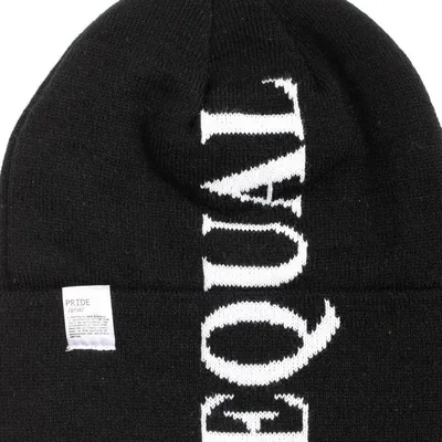 Black beanie with a knitted word