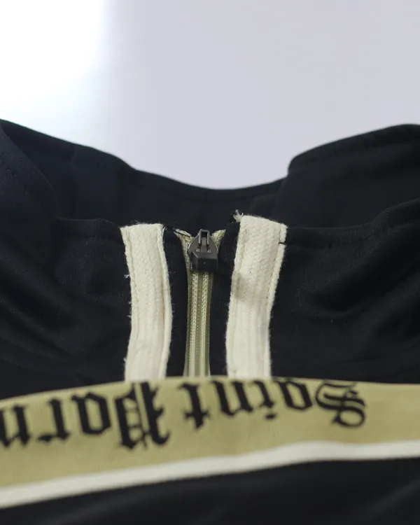 Mock-neck collar and zip with woven tape